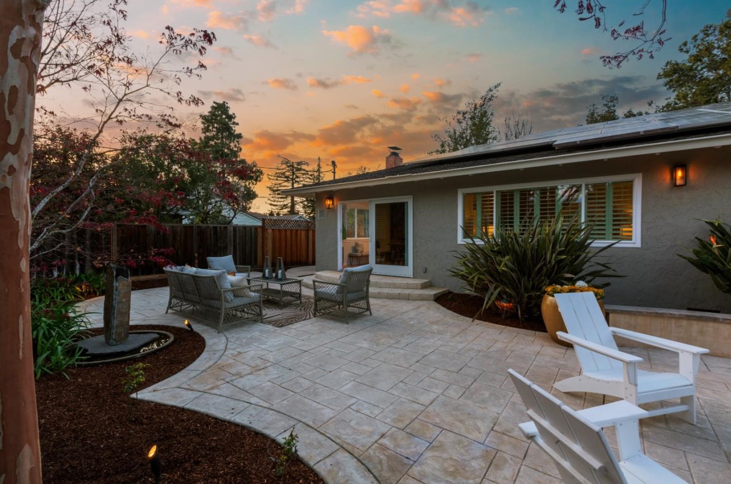 490 Cherry Ave, Los Altos CA 94022-1621 exterior