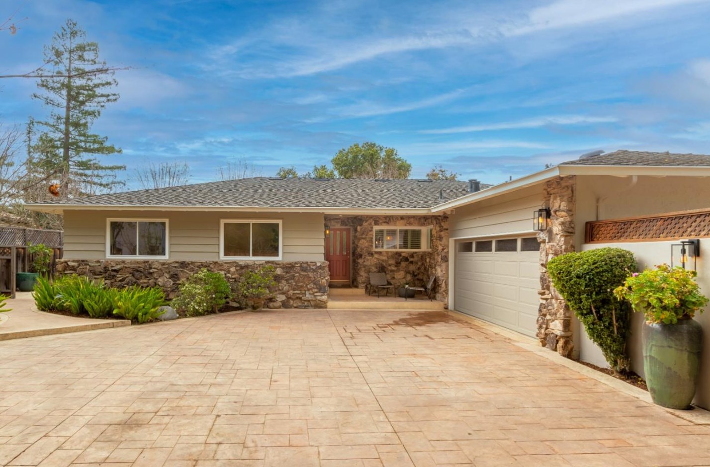 490 Cherry Ave, Los Altos CA 94022-1621 exterior