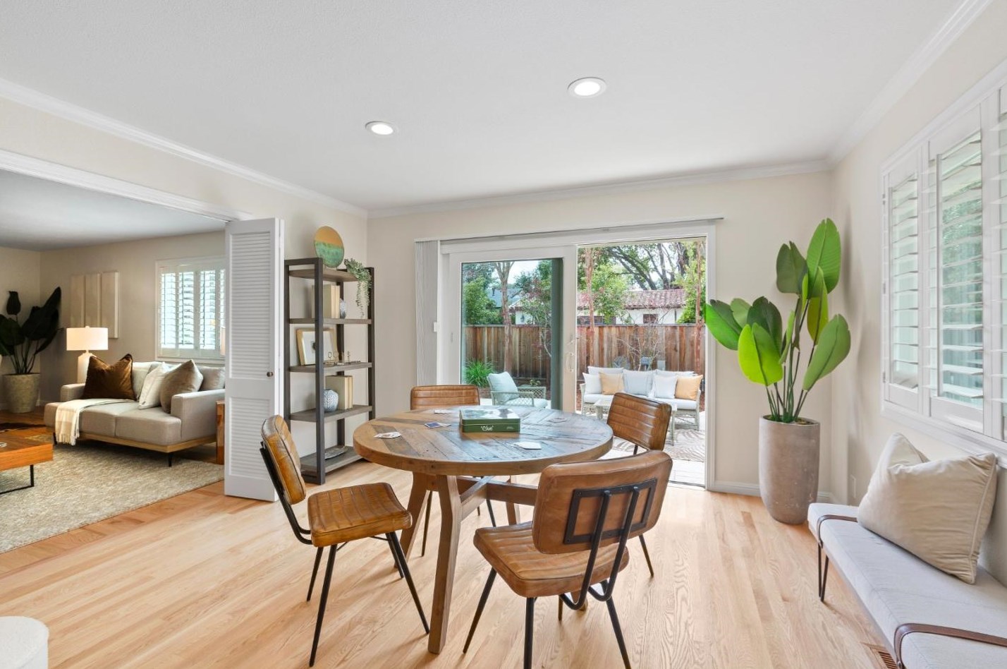 490 Cherry Ave, Los Altos CA 94022-1621 exterior