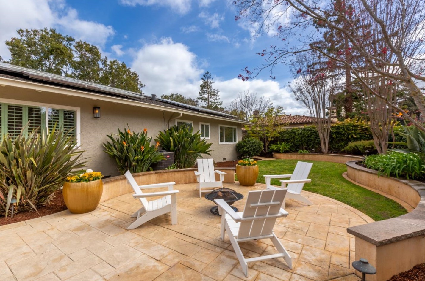 490 Cherry Ave, Los Altos CA 94022-1621 exterior