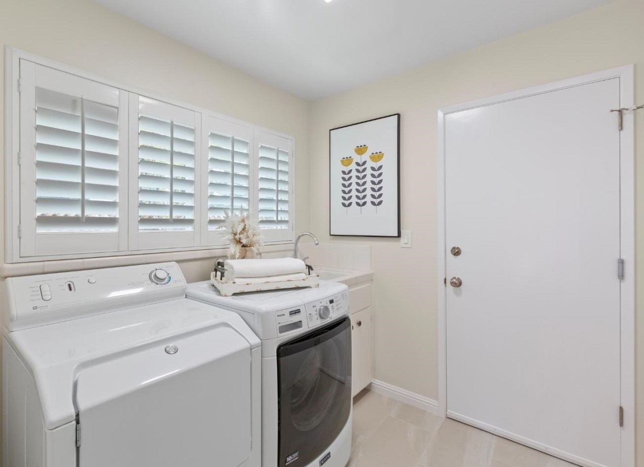 490 Cherry Ave, Los Altos CA 94022-1621 exterior