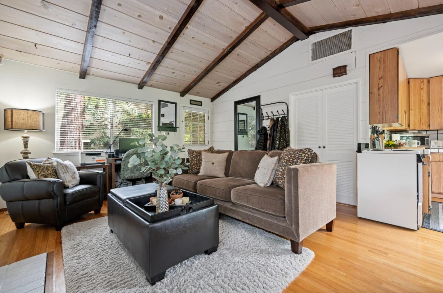 980 Altschul Ave, Menlo Park CA  94025-6705 exterior