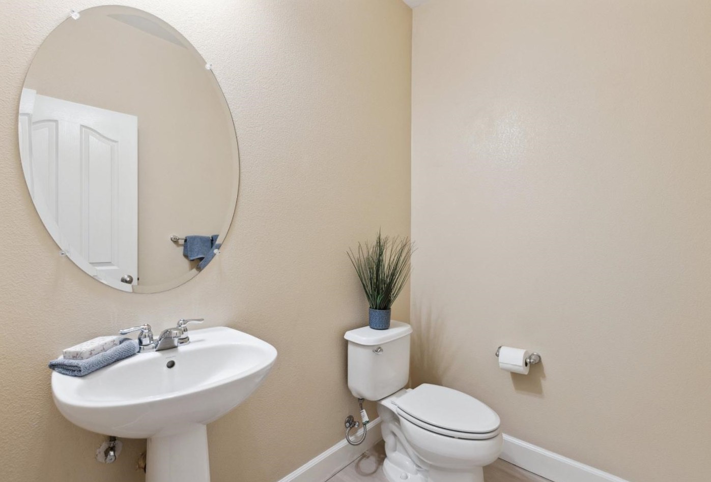 7954 Spanish Oak Cir, Gilroy CA  95020-2538 exterior