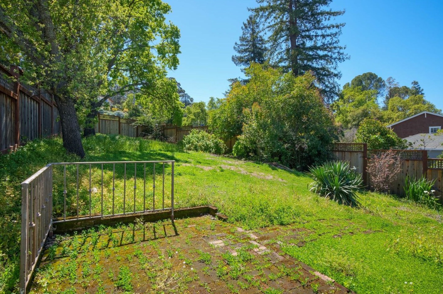 464 Upland Rd, Redwood City CA  94062-2826 exterior