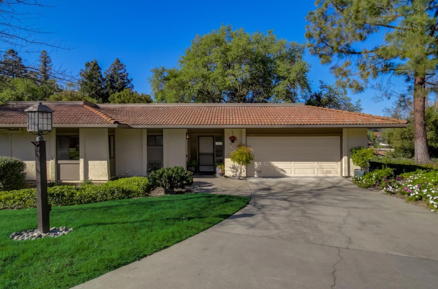 11012 Canyon Vista Dr, Cupertino CA  95014-5405 exterior