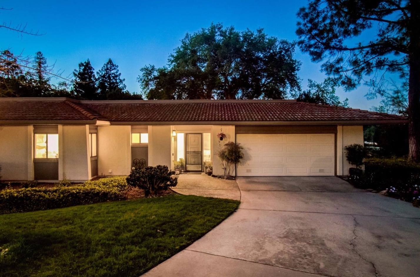 11012 Canyon Vista Dr, Cupertino CA  95014-5405 exterior