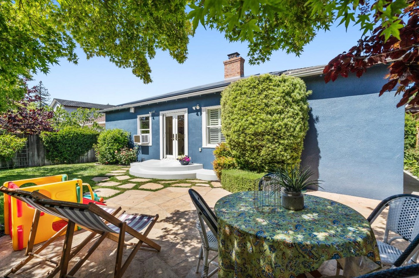 1428 Oak St, San Mateo CA  94402-3012 exterior