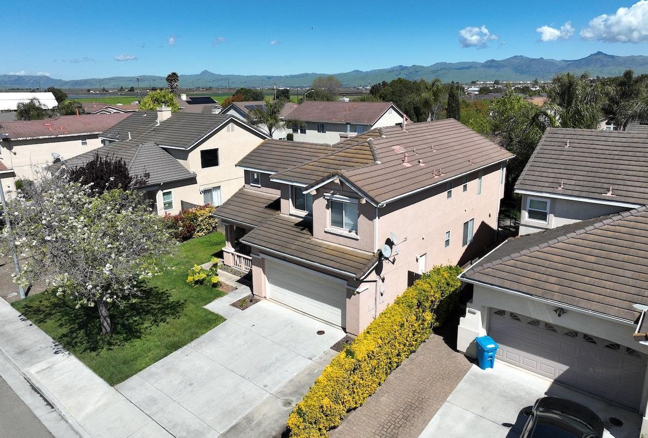 101 Beresini Ln, Hollister CA  95023-9068 exterior