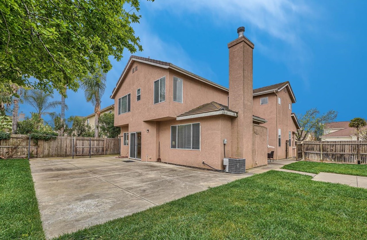 101 Beresini Ln, Hollister CA  95023-9068 exterior