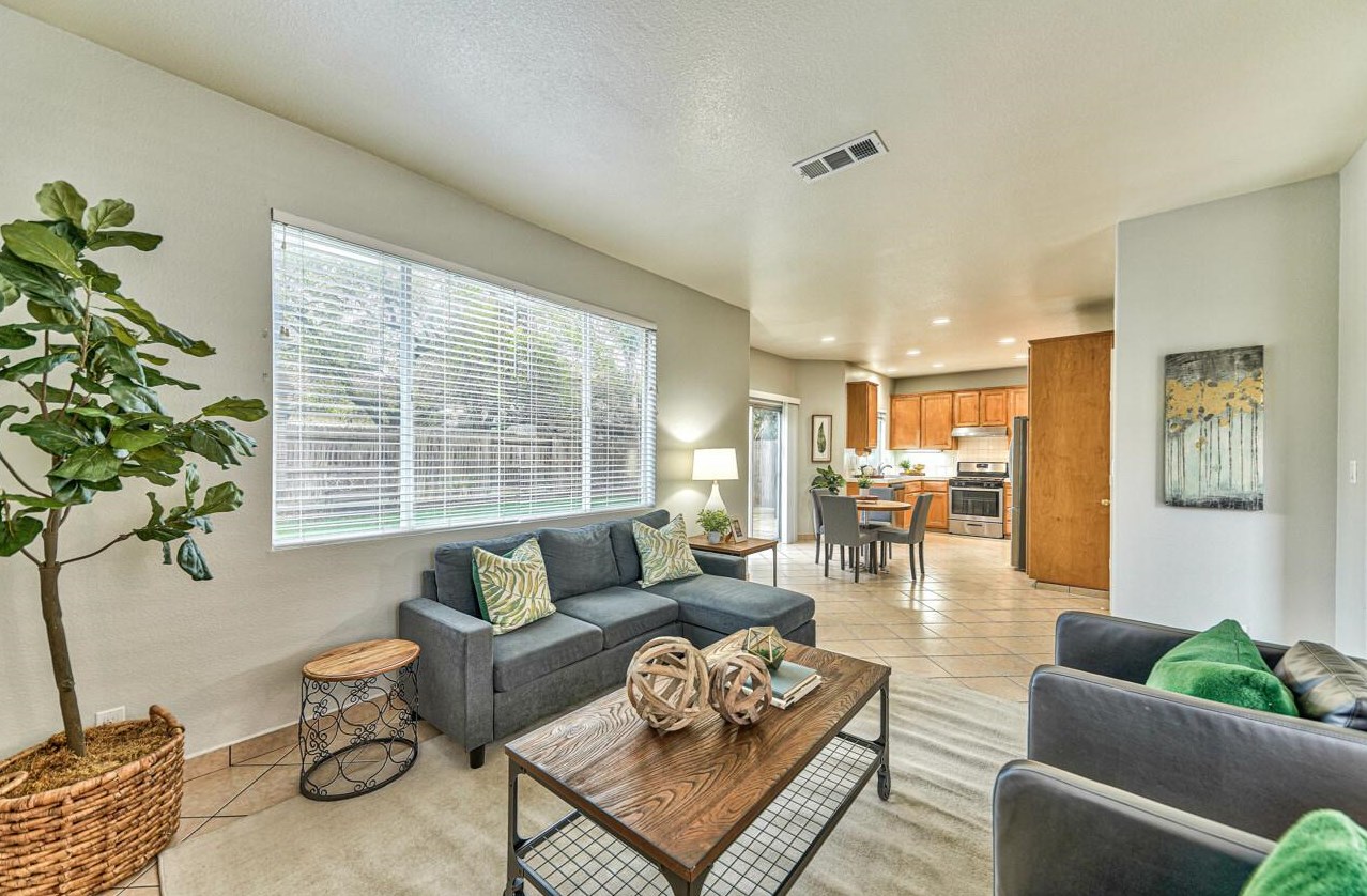 101 Beresini Ln, Hollister CA  95023-9068 exterior
