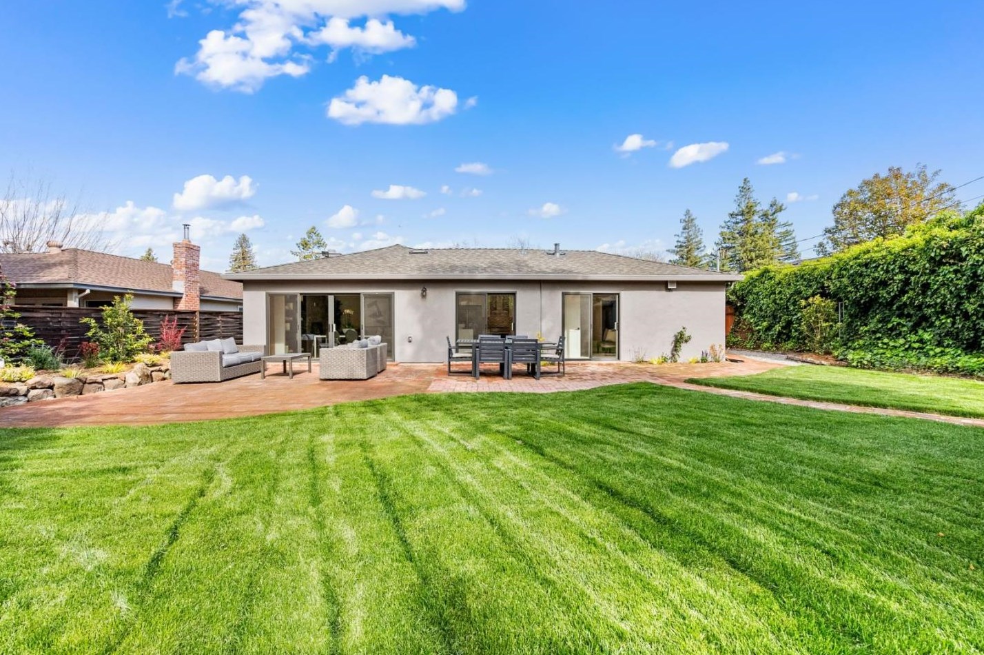 2786 Carolina Ave, Redwood City CA  94061-3245 exterior