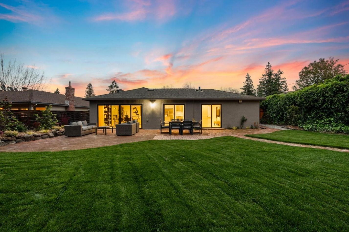 2786 Carolina Ave, Redwood City CA  94061-3245 exterior