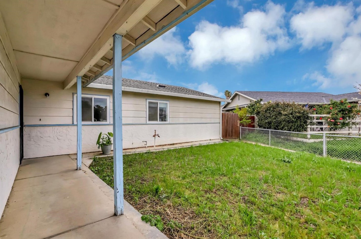50 Almond Ct, Hollister CA  95023-3548 exterior