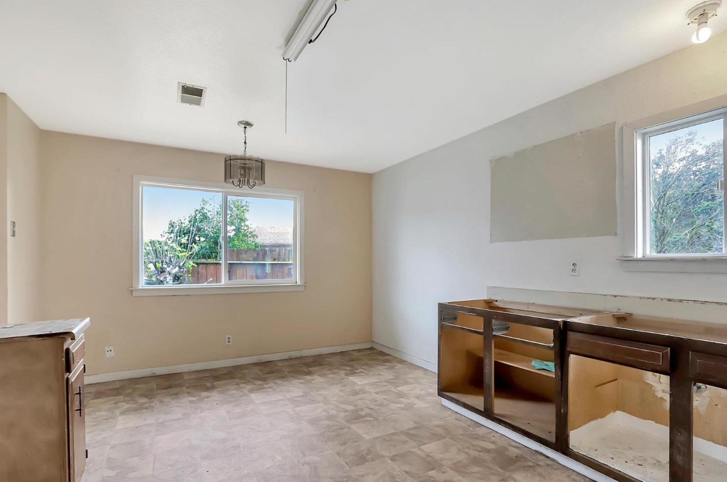 50 Almond Ct, Hollister CA  95023-3548 exterior