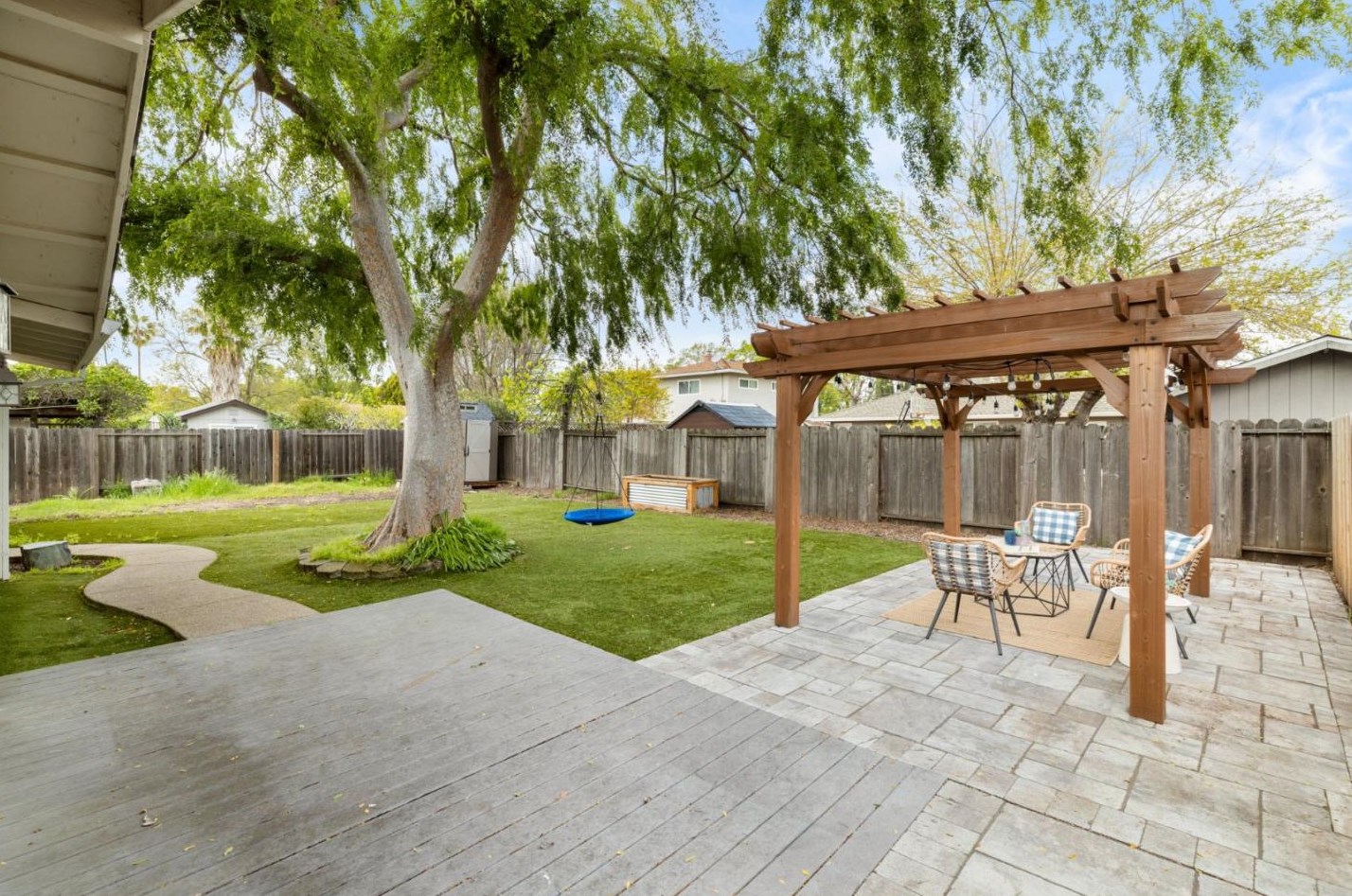 36 Mazie Dr, Concord CA  94523-3310 exterior