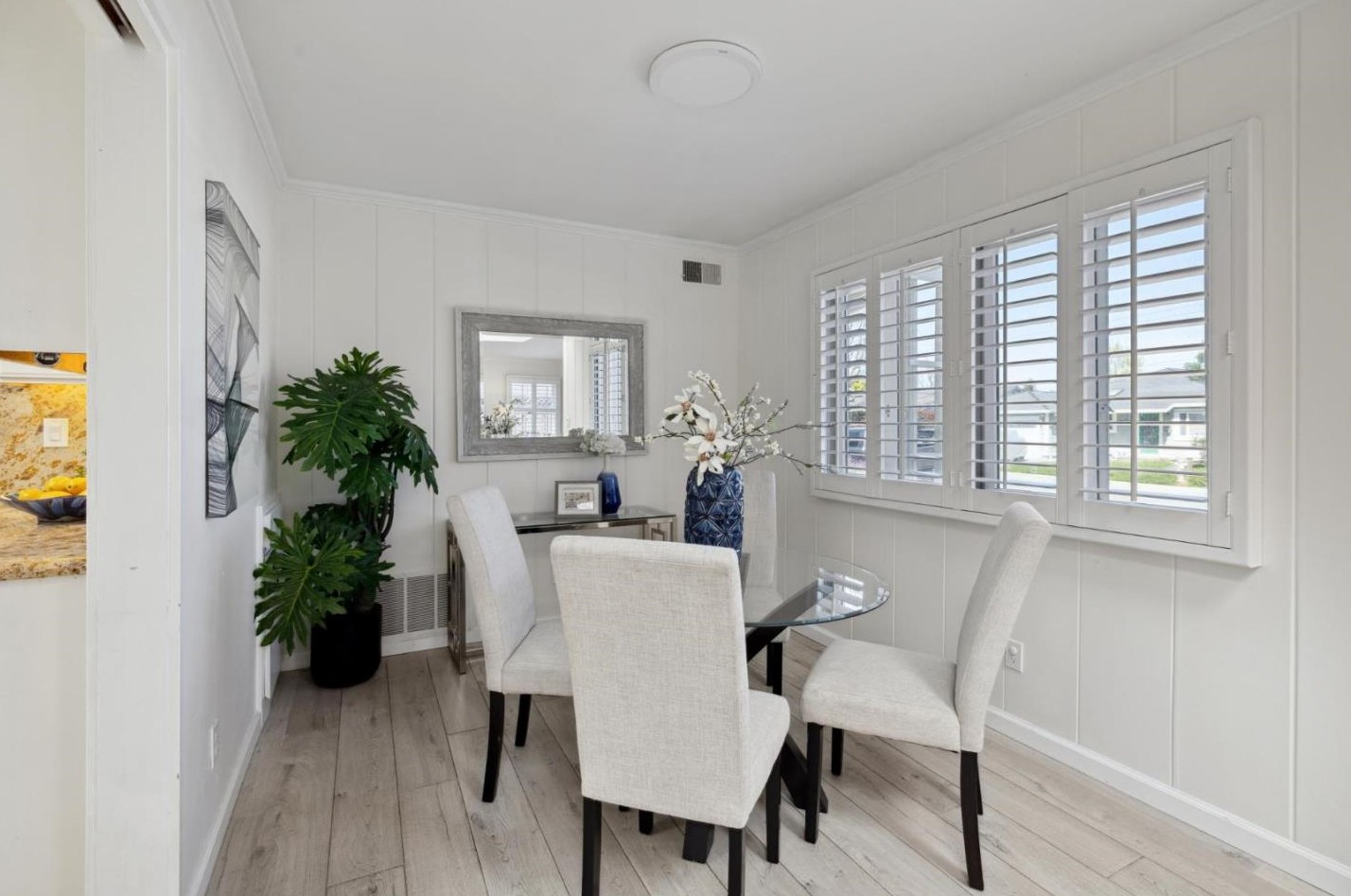 1425 Gilmore St, Mountain View CA  94040-2914 exterior