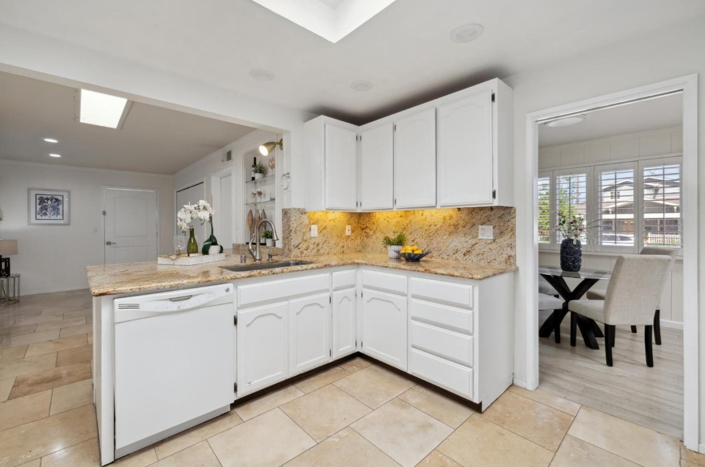 1425 Gilmore St, Mountain View CA  94040-2914 exterior