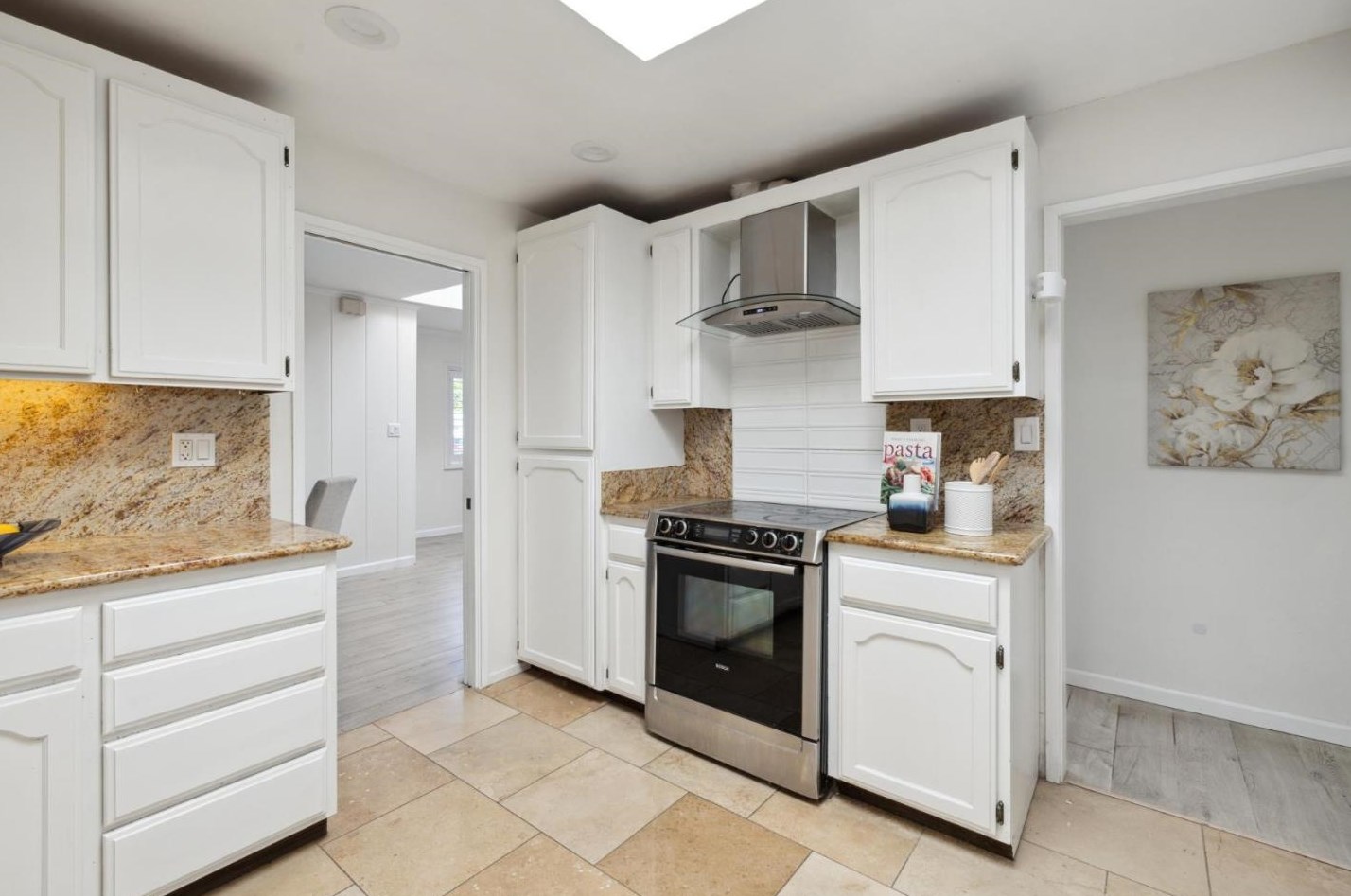 1425 Gilmore St, Mountain View CA  94040-2914 exterior