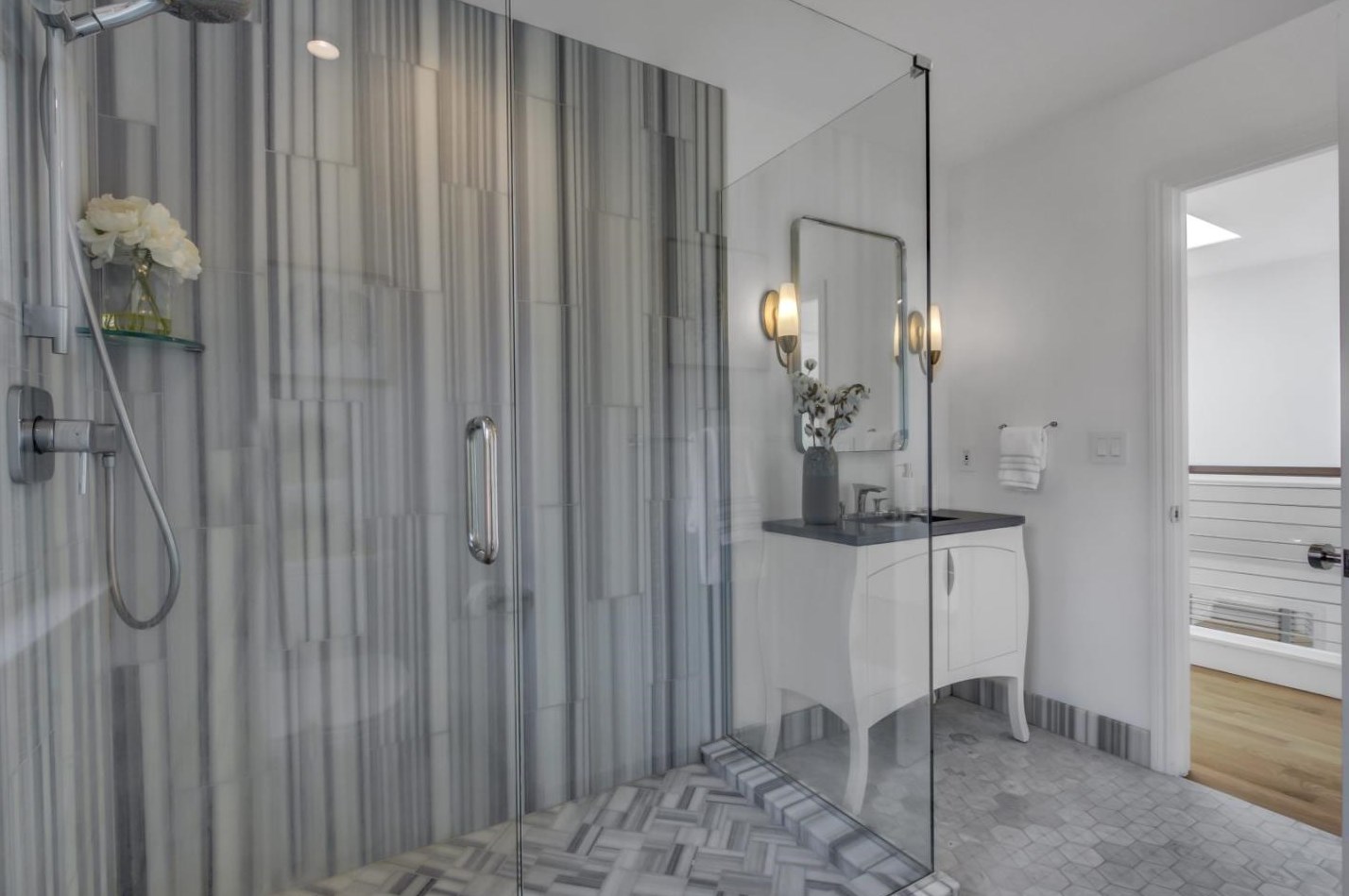 2063 Gordon Ave, Menlo Park CA  94025-6034 exterior