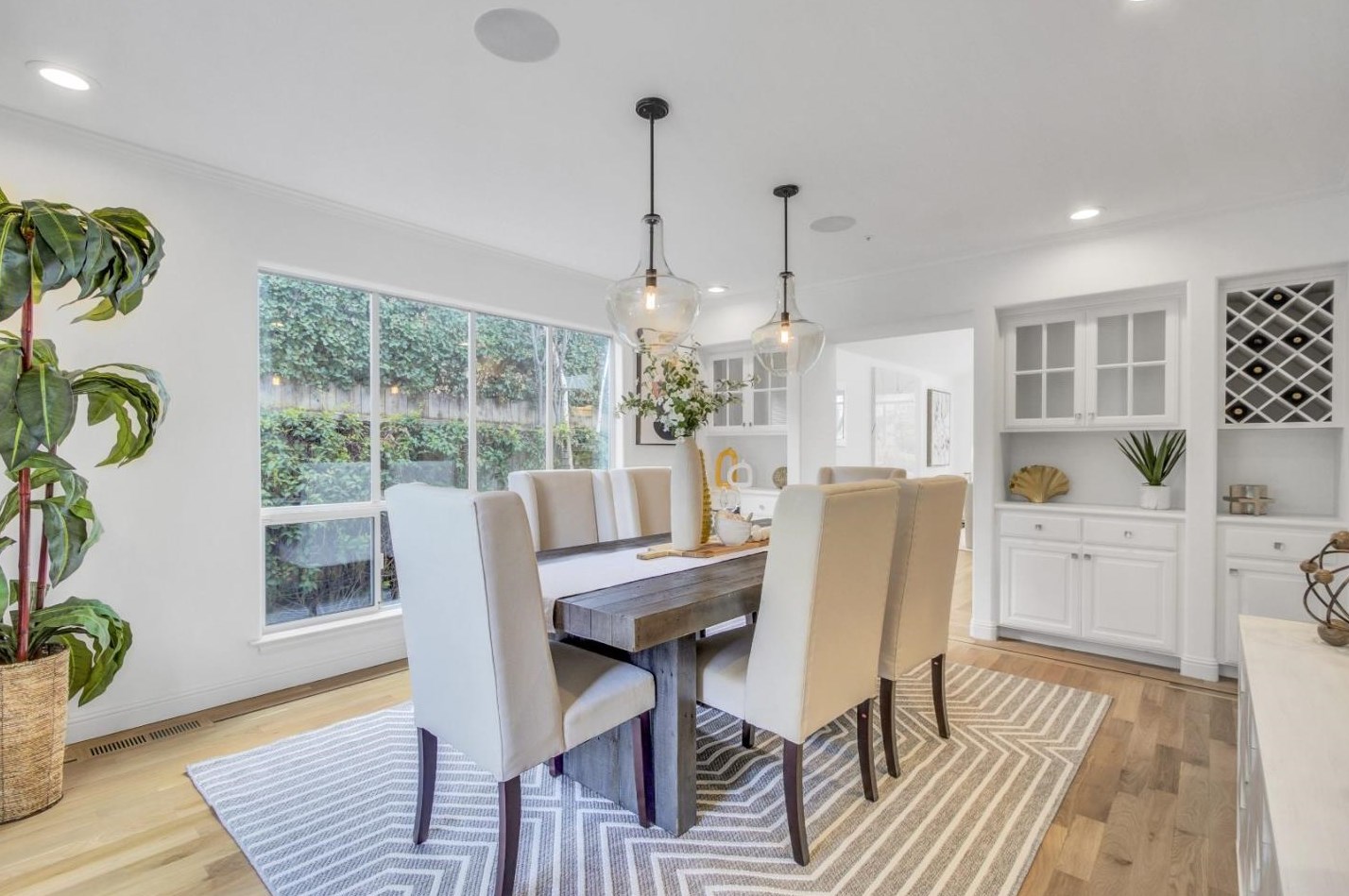 2063 Gordon Ave, Menlo Park CA  94025-6034 exterior
