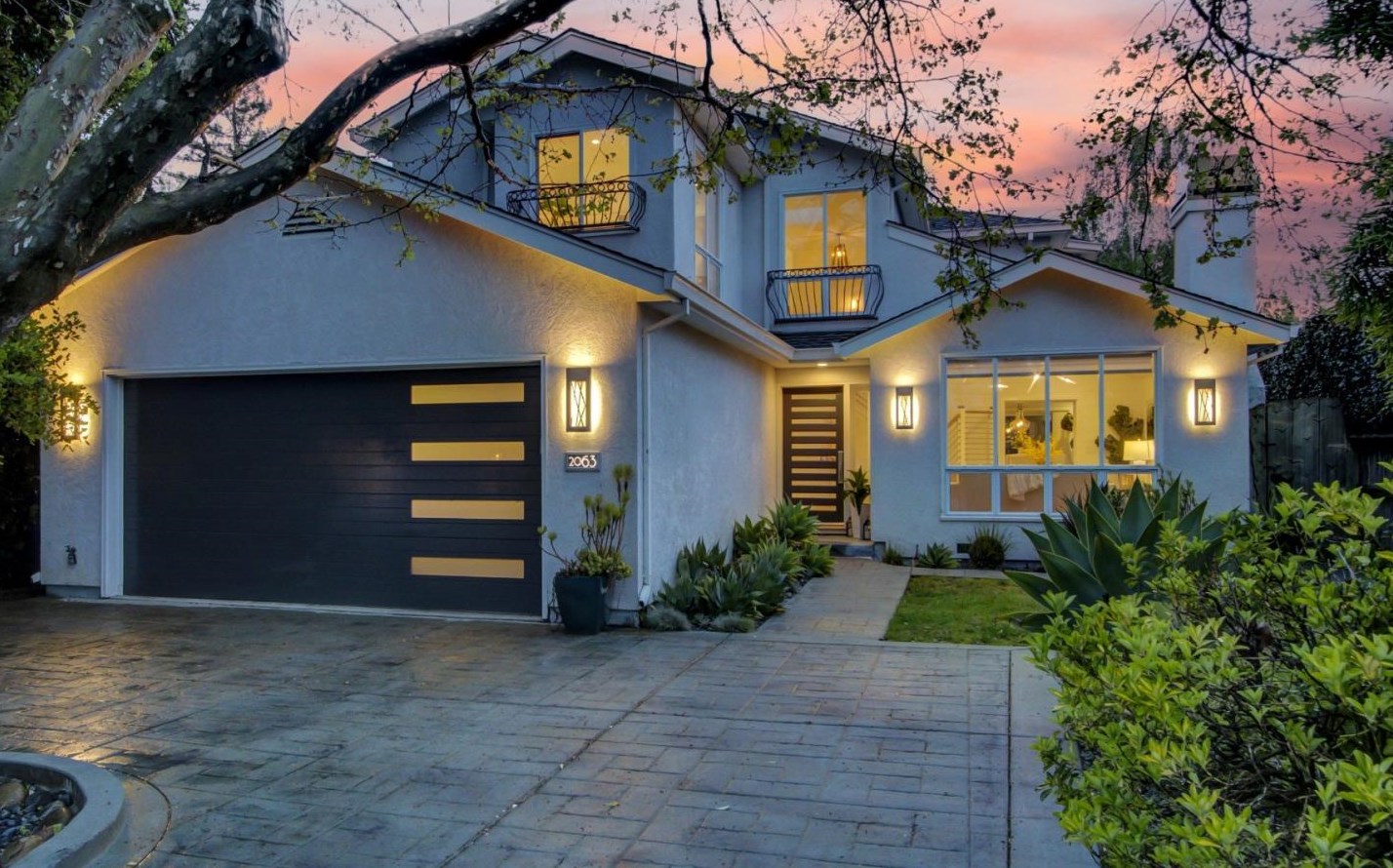 2063 Gordon Ave, Menlo Park CA  94025-6034 exterior