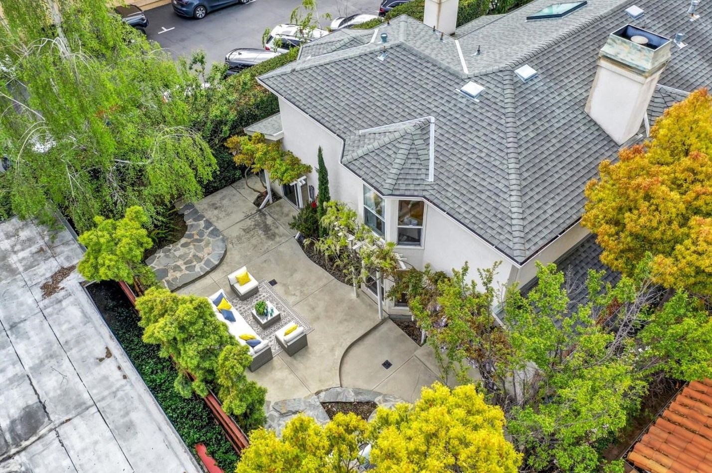 2063 Gordon Ave, Menlo Park CA  94025-6034 exterior