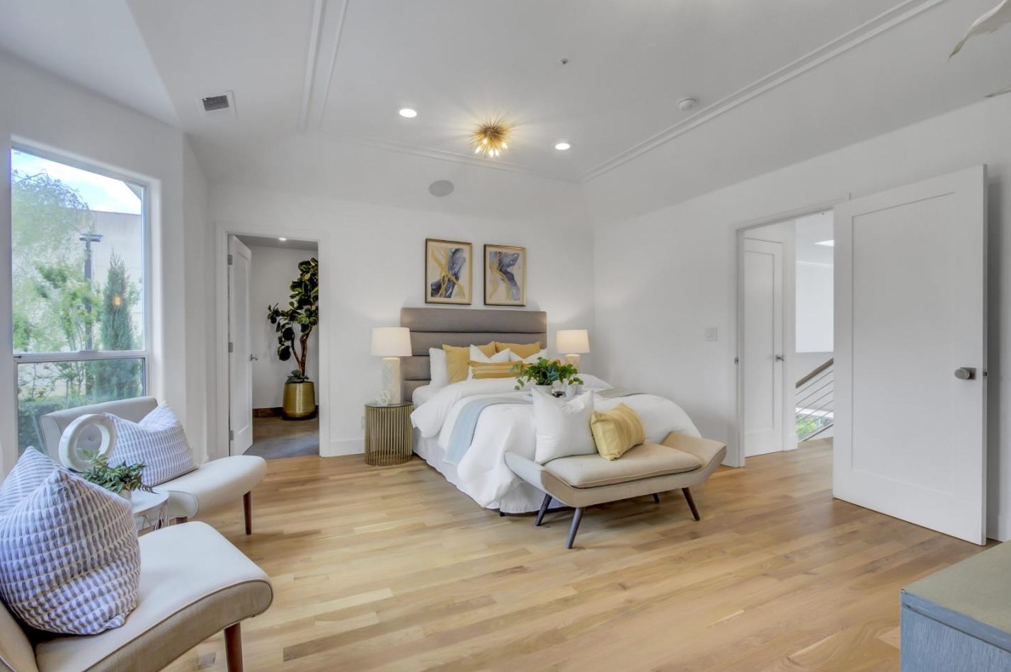 2063 Gordon Ave, Menlo Park CA  94025-6034 exterior