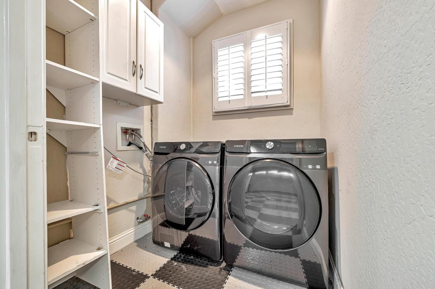 1623 Fallen Leaf Ln, Los Altos CA  94024-6212 exterior