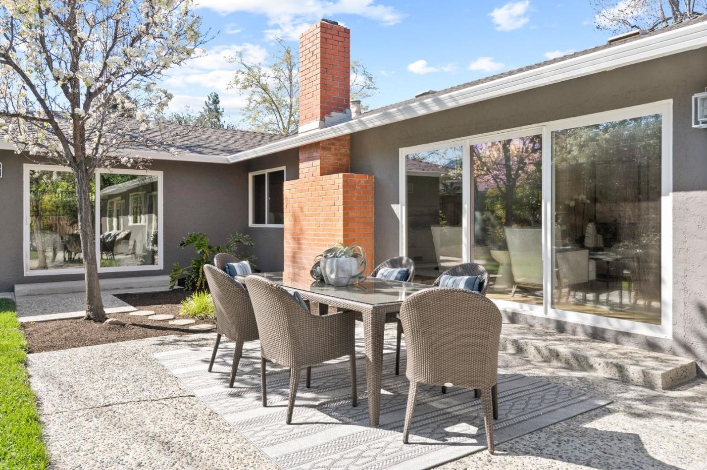 20392 Manoa Ct, Saratoga CA  95070-4909 exterior