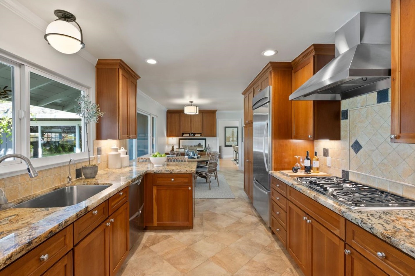 20392 Manoa Ct, Saratoga CA  95070-4909 exterior