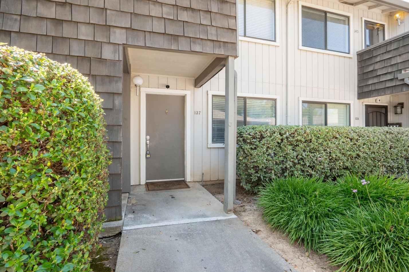 137 La Crosse Dr, Morgan Hill CA  95037-5628 exterior