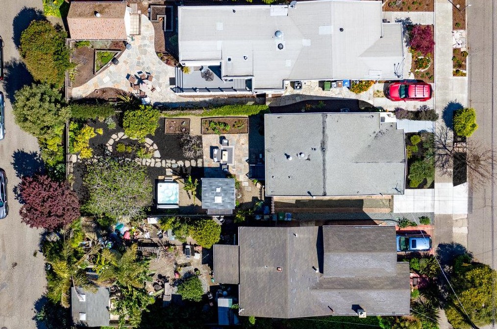 1220 Peralta Ave, Berkeley CA  94706-2406 exterior