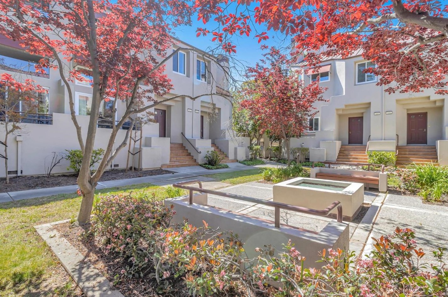7 Court Ln, San Mateo CA  94404-2133 exterior