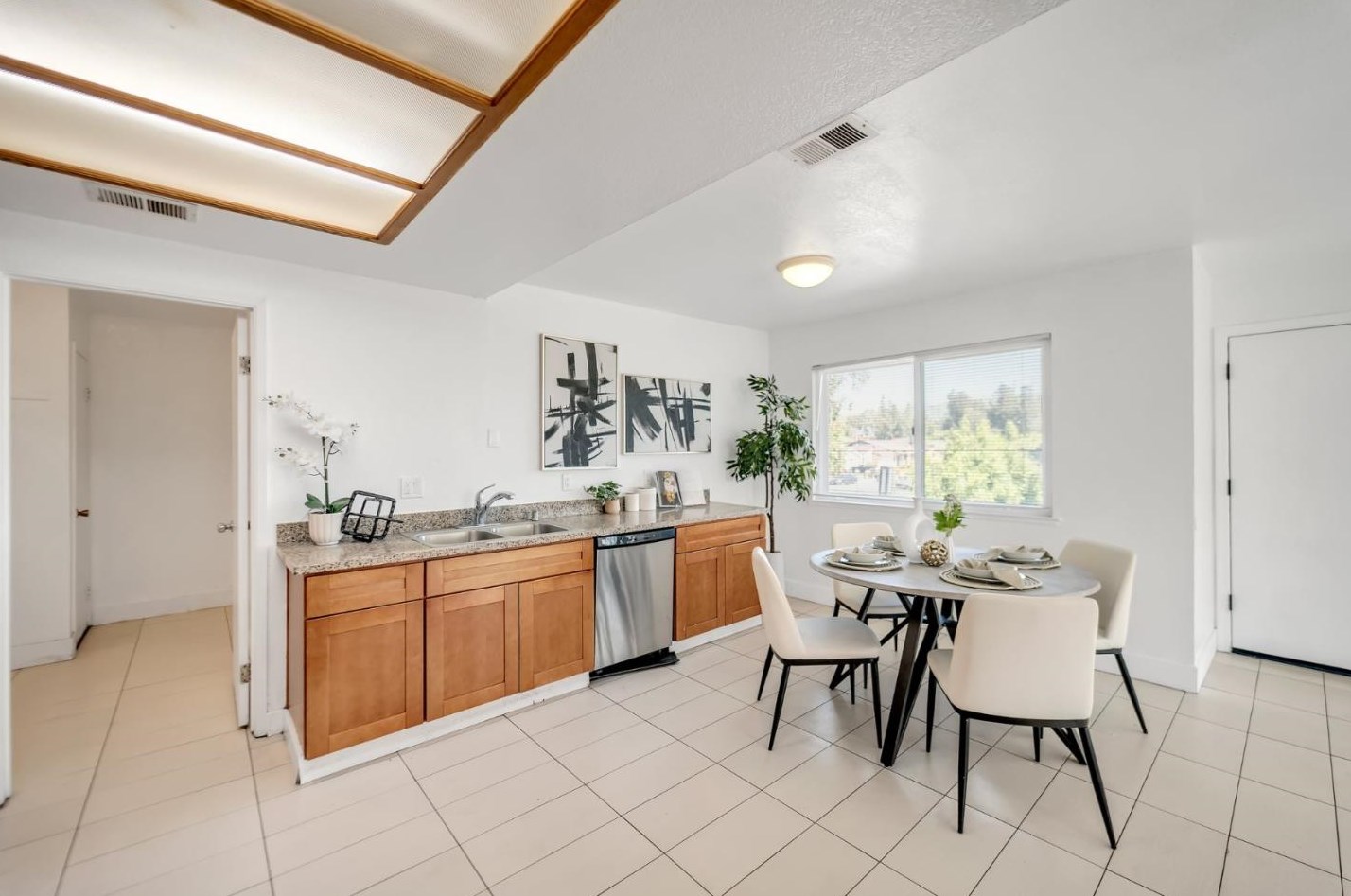 127 Silcreek Dr, San Jose CA  95116-7012 exterior