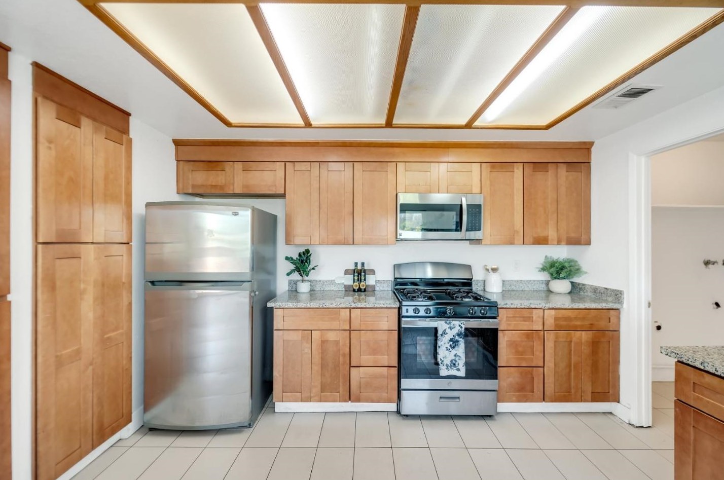 127 Silcreek Dr, San Jose CA  95116-7012 exterior