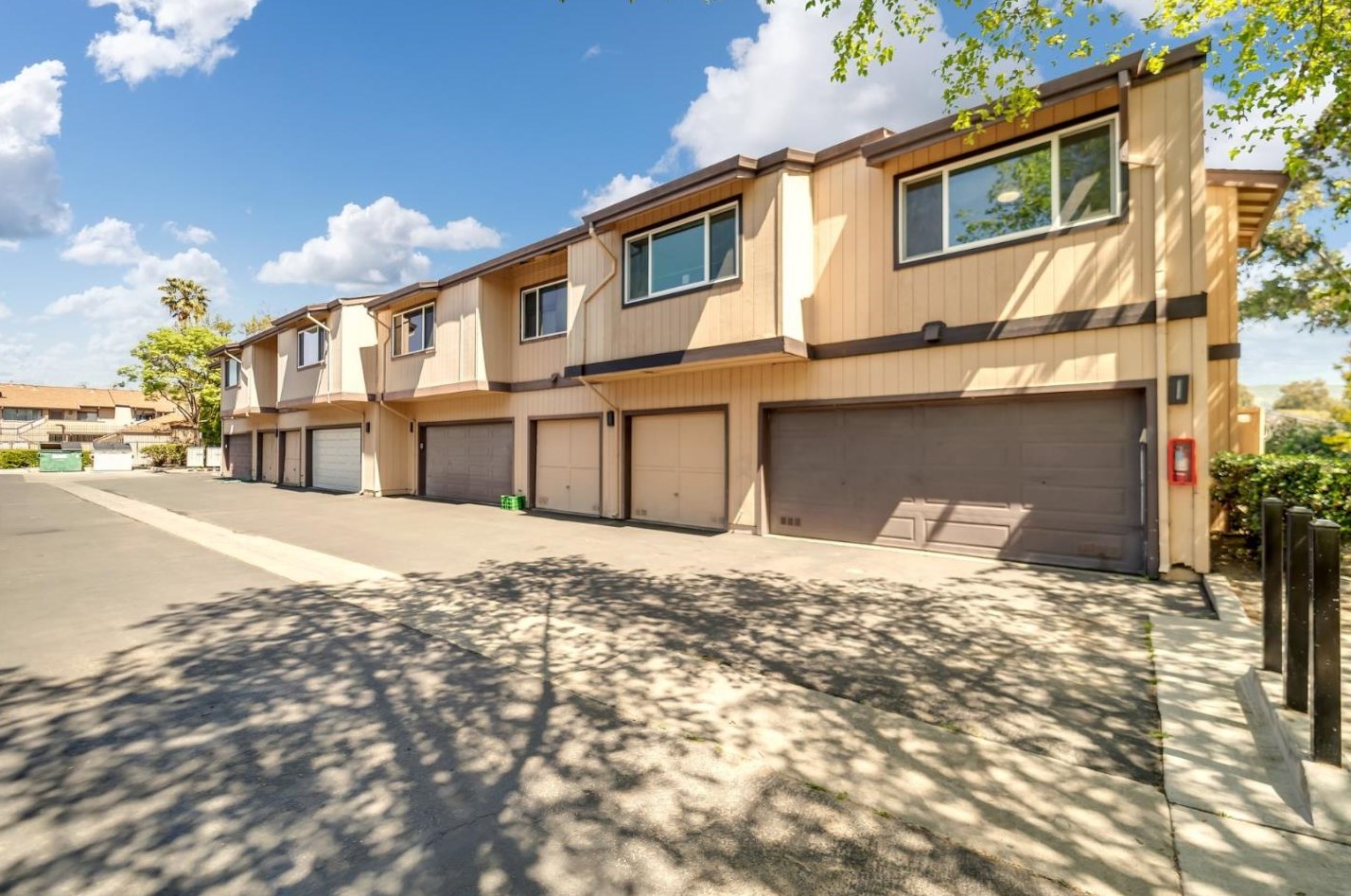 127 Silcreek Dr, San Jose CA  95116-7012 exterior