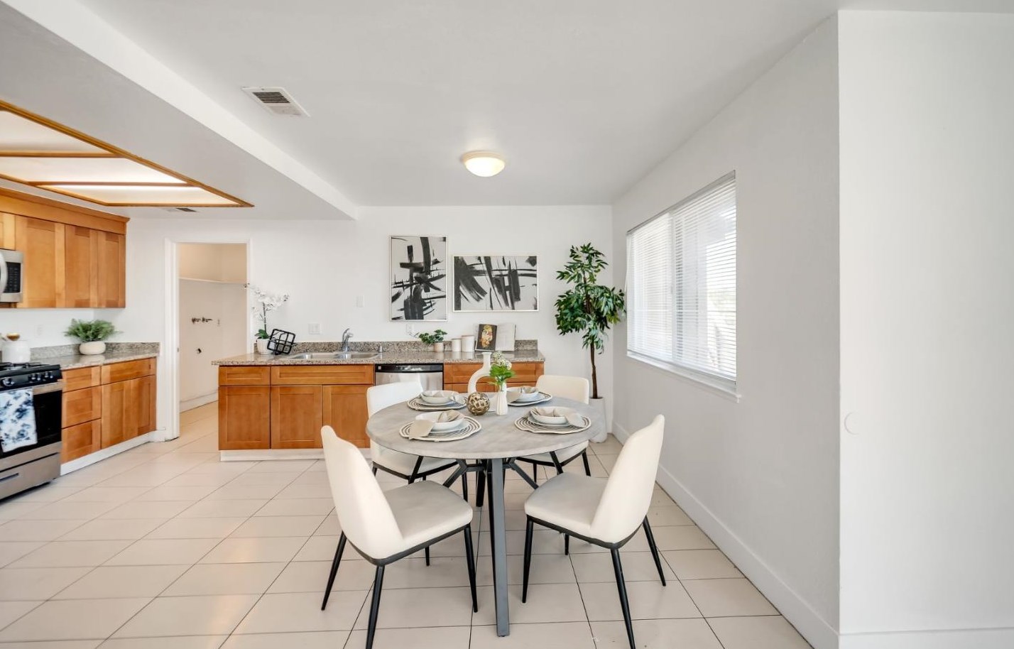 127 Silcreek Dr, San Jose CA  95116-7012 exterior