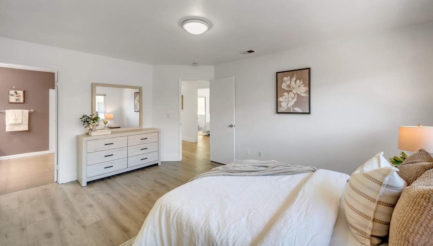 127 Silcreek Dr, San Jose CA  95116-7012 exterior