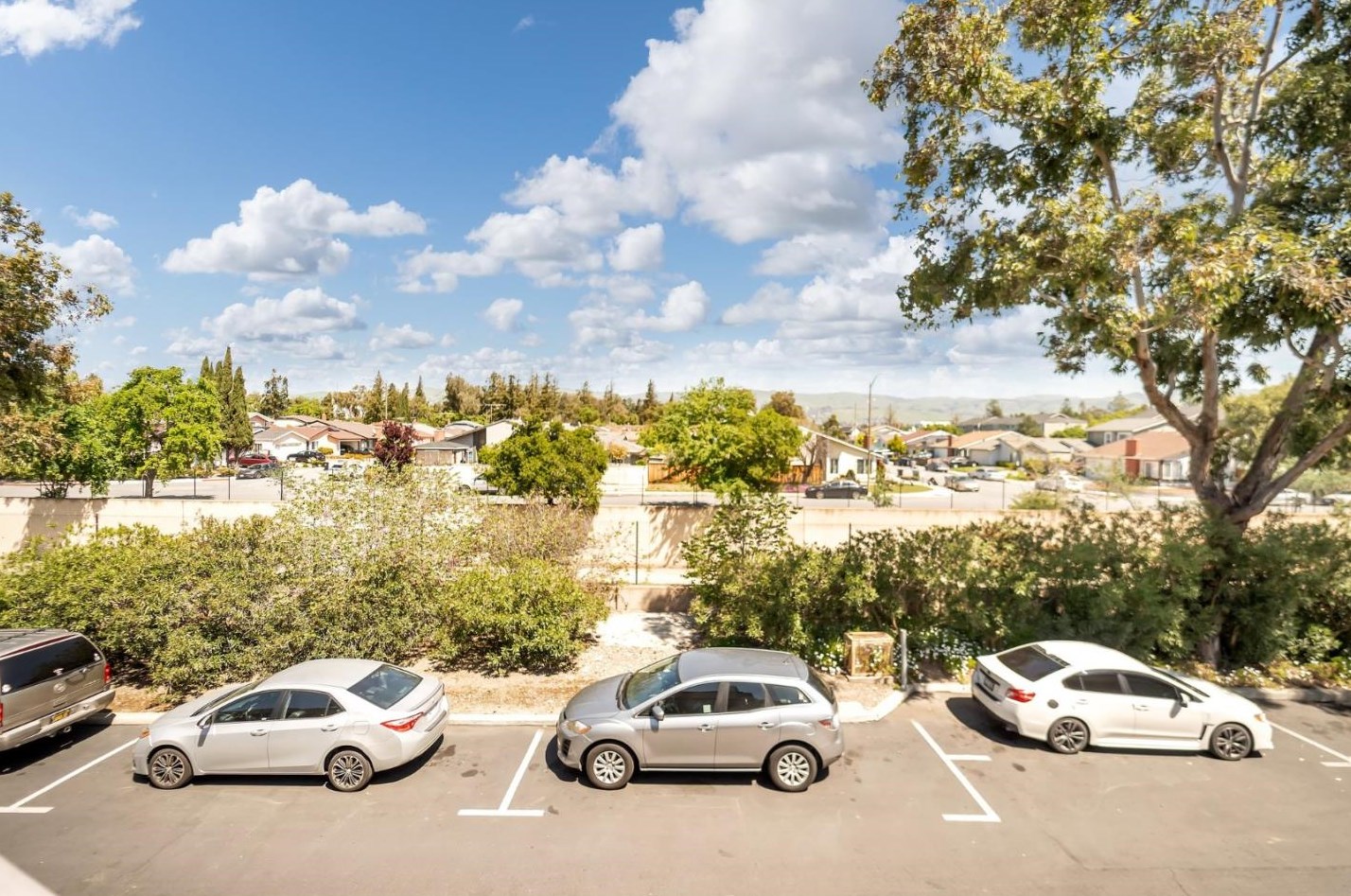 127 Silcreek Dr, San Jose CA  95116-7012 exterior
