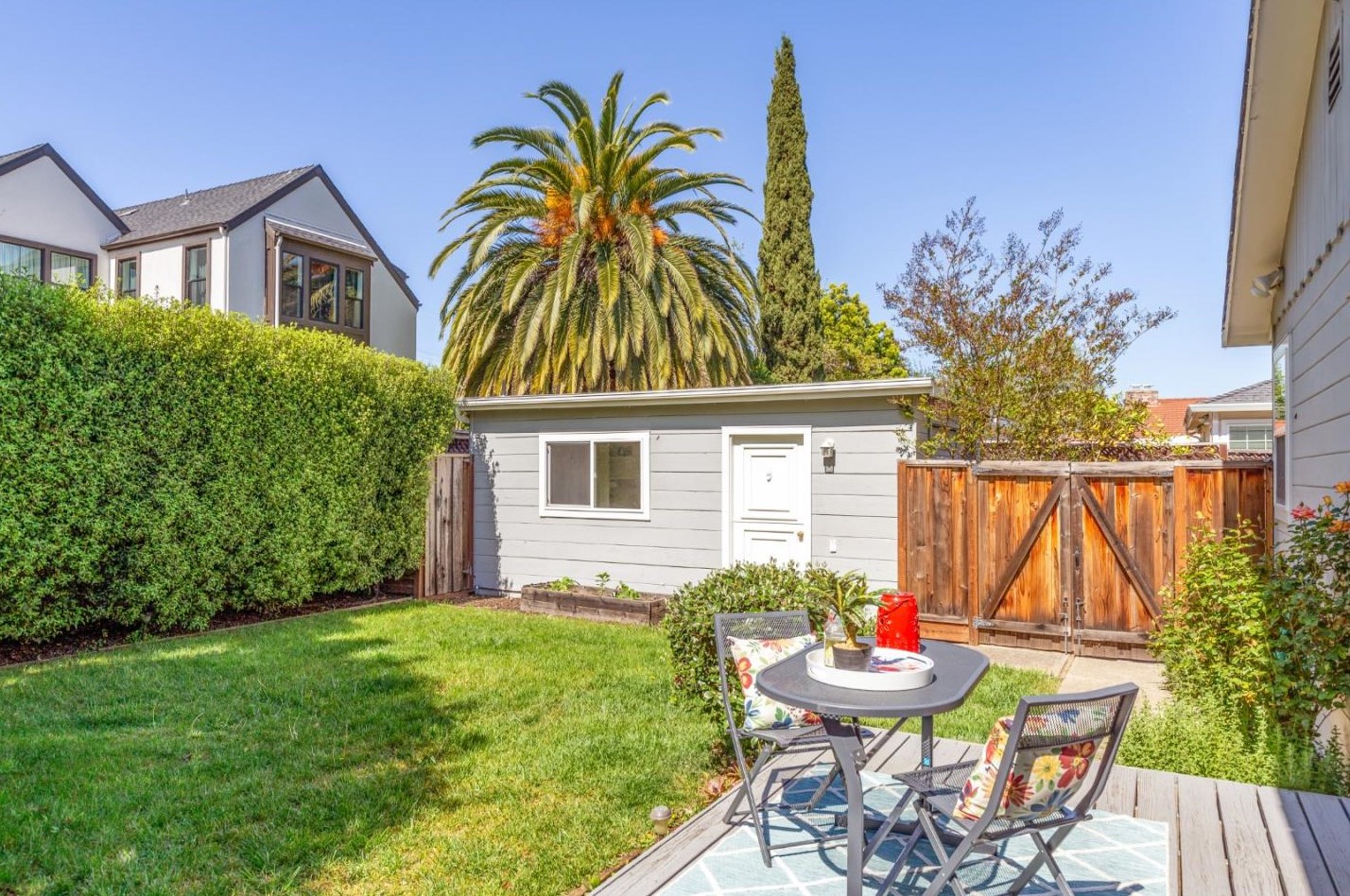 322 Beresford Ave, Redwood City CA  94061-3506 exterior