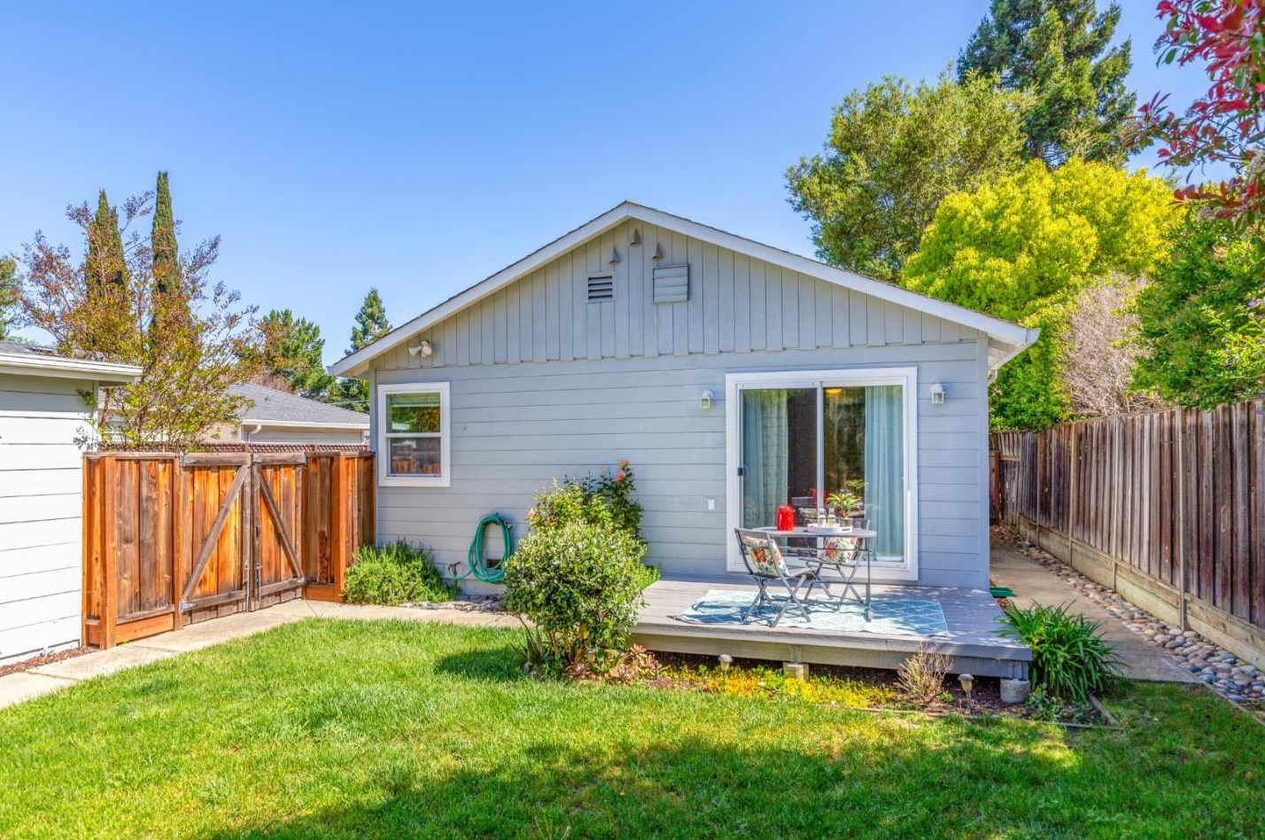 322 Beresford Ave, Redwood City CA  94061-3506 exterior