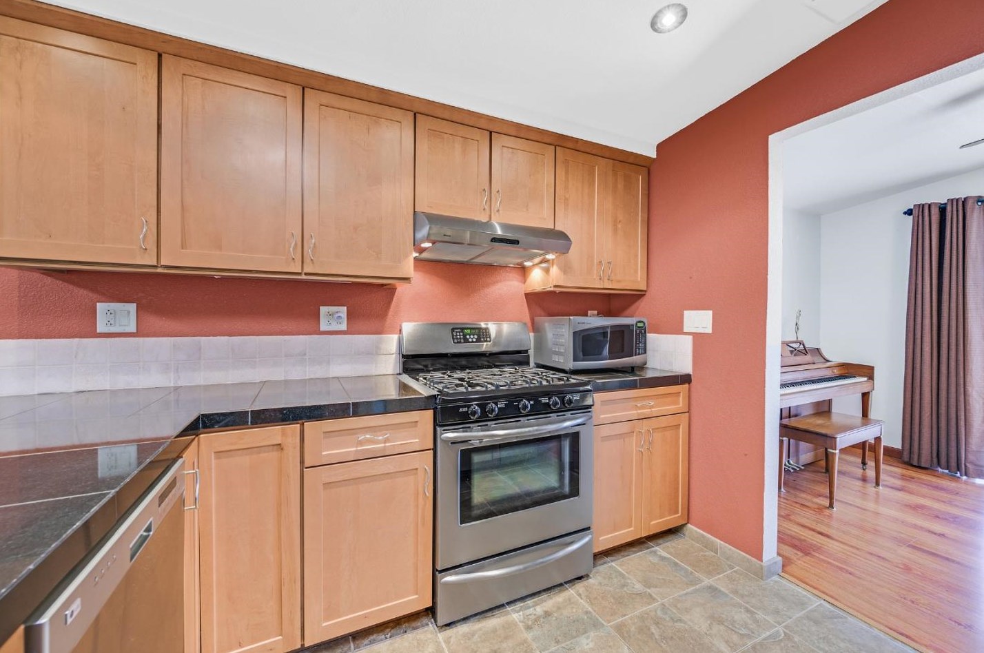 790 Rincon Ave, Campbell CA  95008-3829 exterior