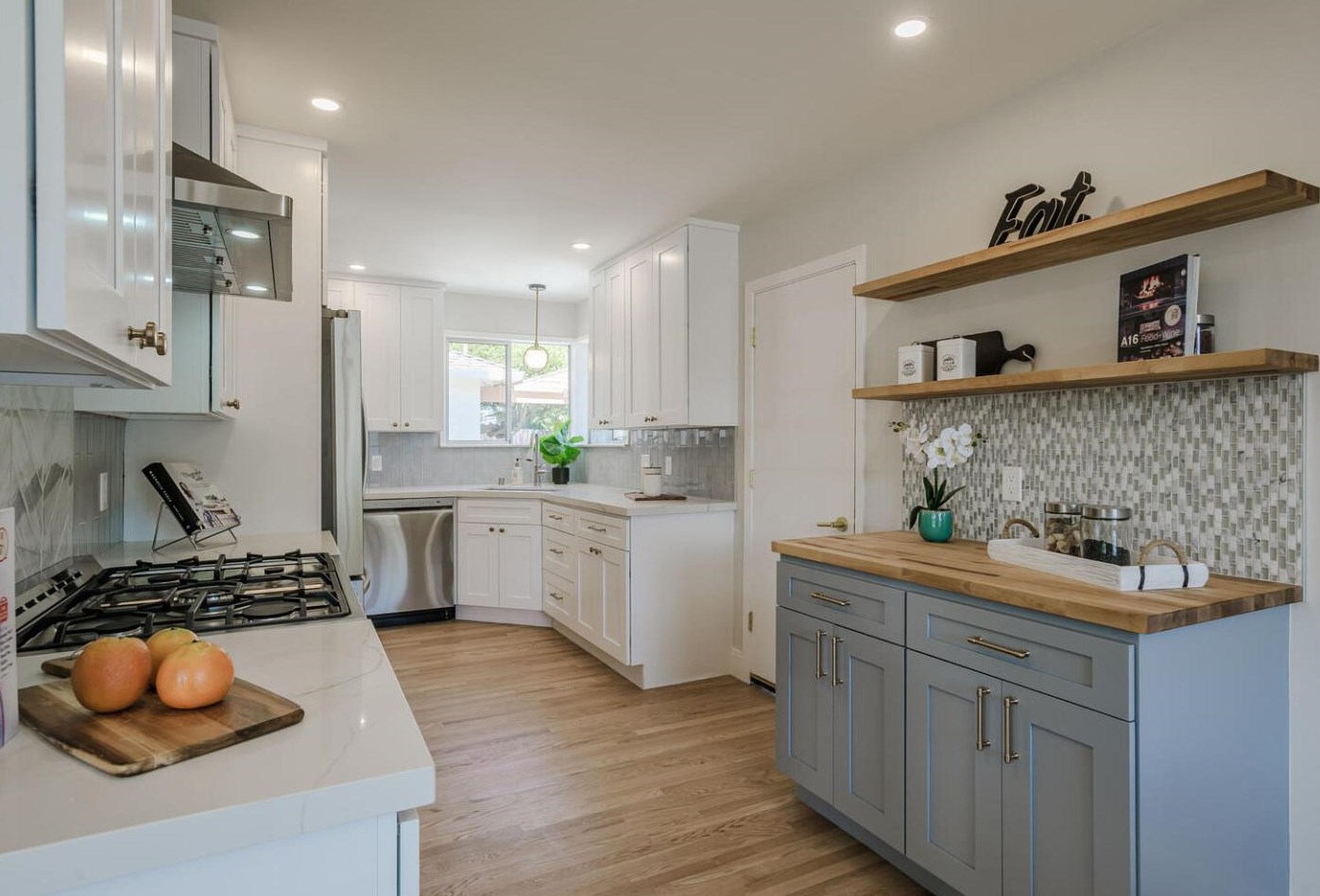 1812 Belburn Dr, Belmont CA  94002-1816 exterior