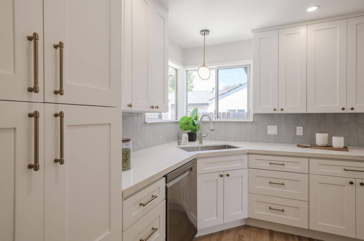 1812 Belburn Dr, Belmont CA  94002-1816 exterior