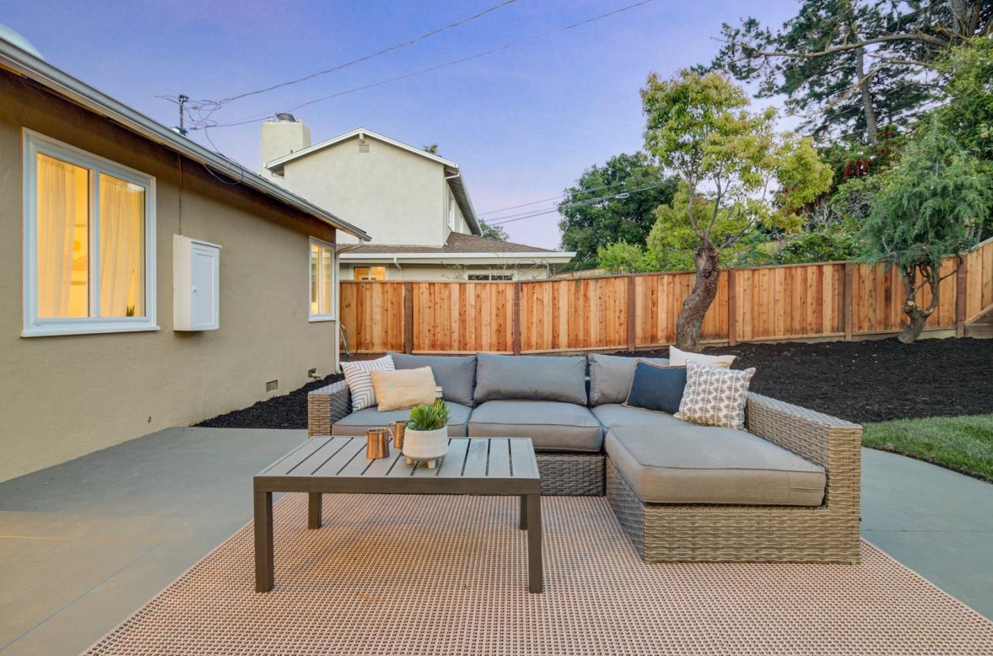 2712 Monterey St, San Mateo CA  94403-2629 exterior