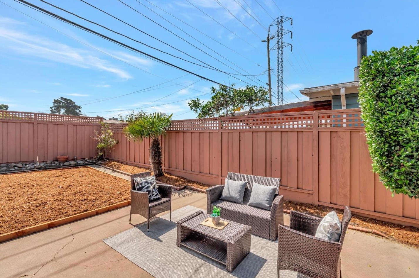 1277 Crestwood Dr, South San Francisco CA  94080-1324 exterior