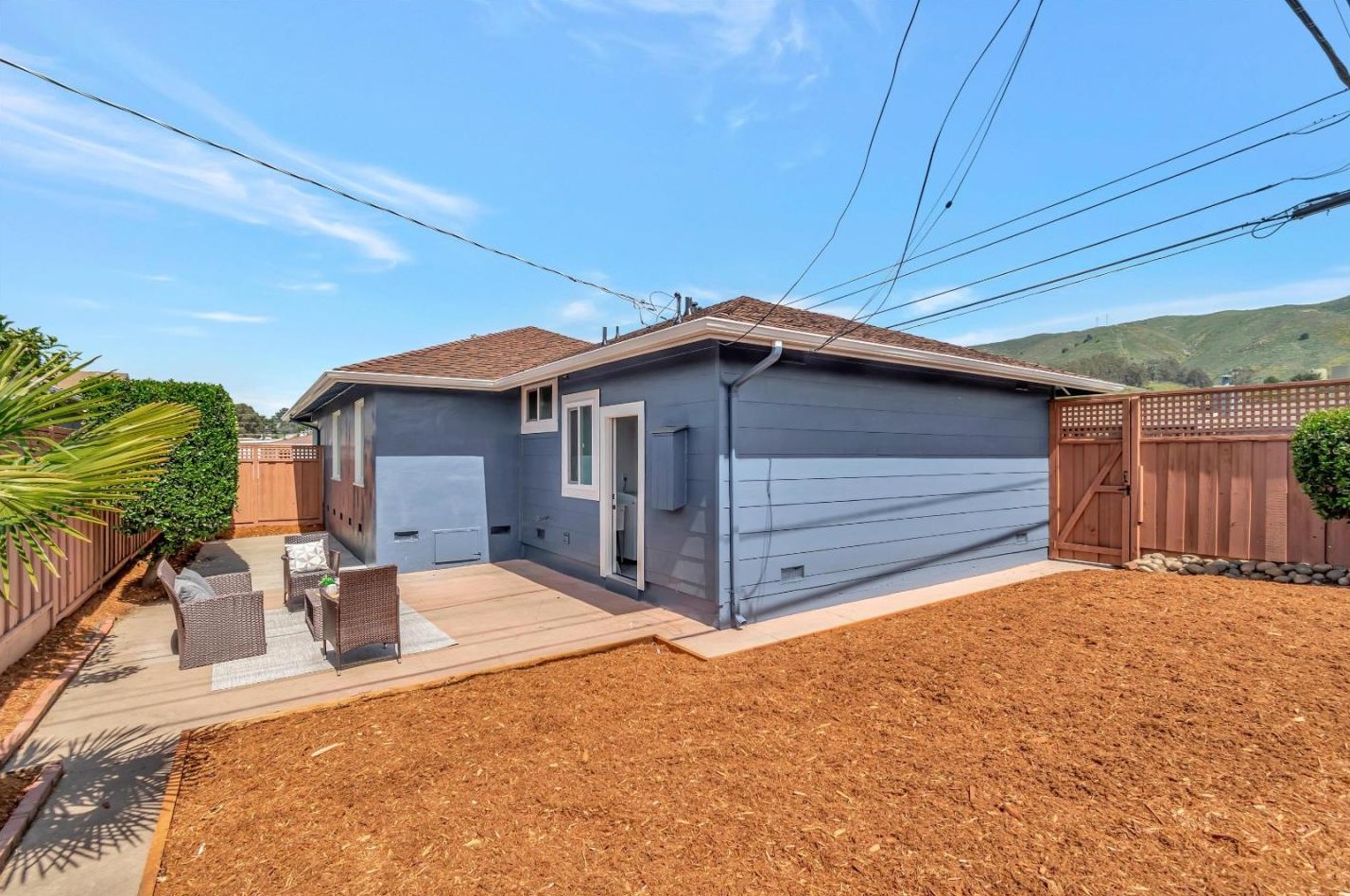 1277 Crestwood Dr, South San Francisco CA  94080-1324 exterior