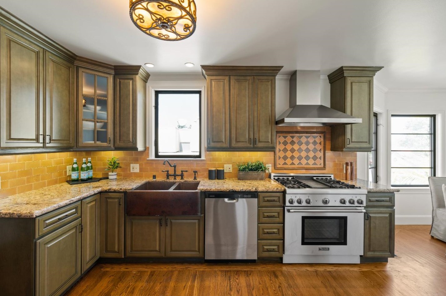 331 Elder Ave, Millbrae CA  94030-2430 exterior