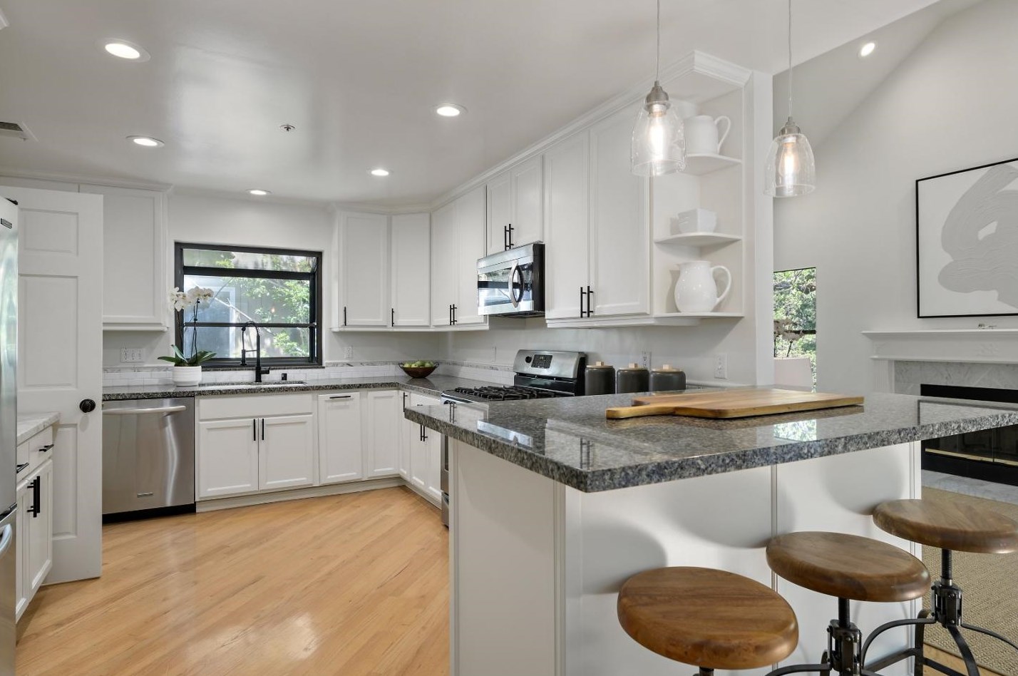 2509 Alpine Rd, Menlo Park CA  94025-6314 exterior