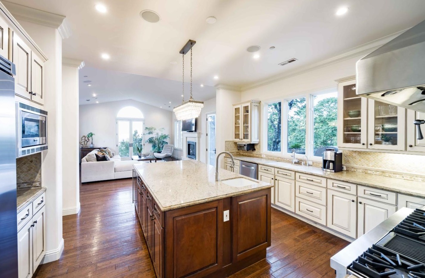 190 Vista Verde Way, Menlo Park CA  94028-8145 exterior